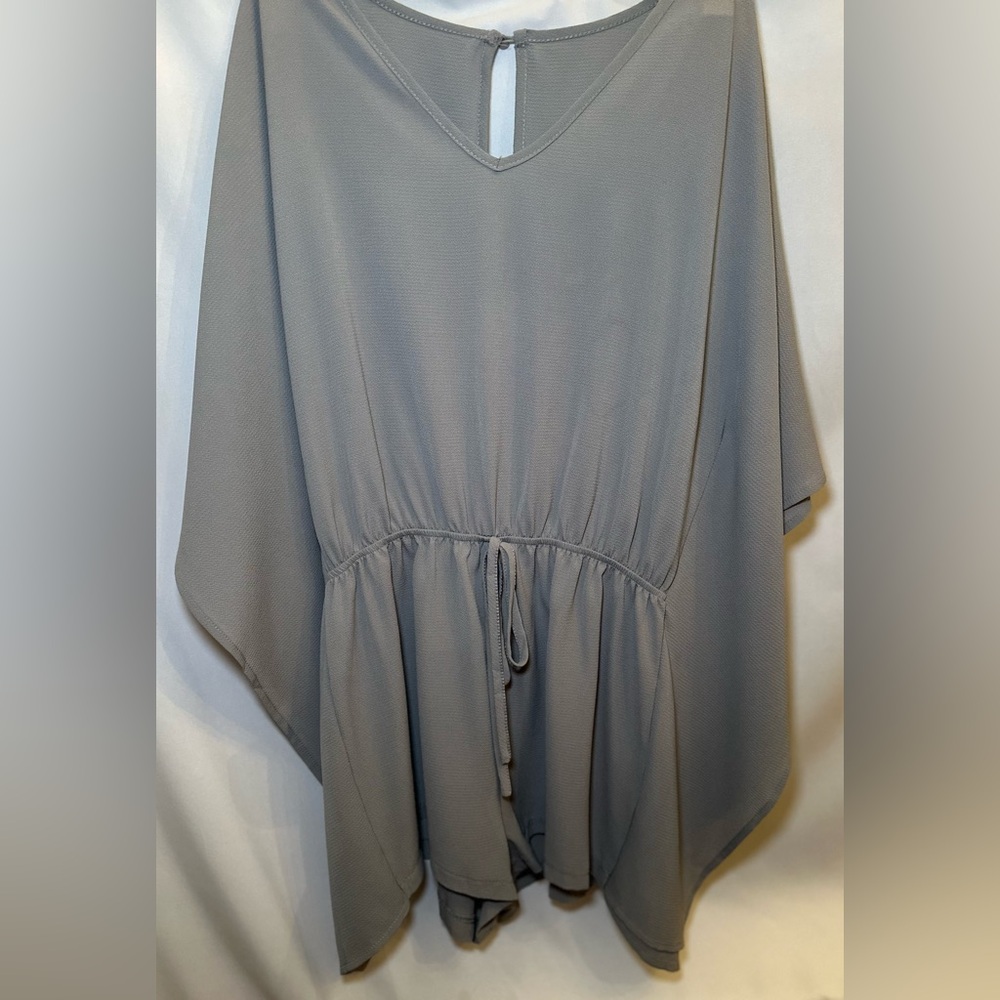 BNWT ✨Boutique Gray Women's Romper🩷